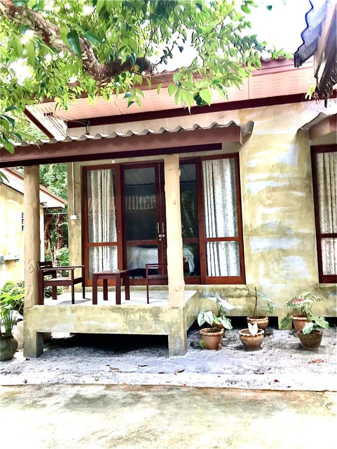 Frog Beach House Koh Phayam Bagian luar foto