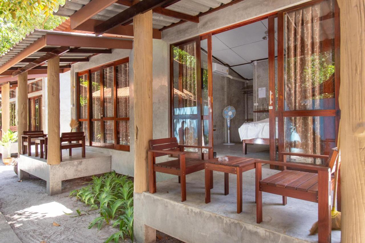 Frog Beach House Koh Phayam Bagian luar foto